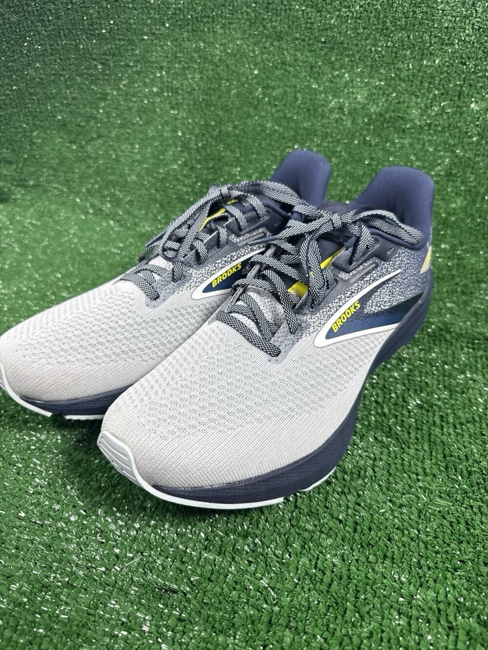Brooks Launch 10 Men’s Running Shoes Gray/Navy Yellow Size 10.5 D